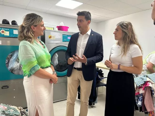 Visita institucional a las obras de la nueva lavandería de la Residencia Virgen de Los Dolores de Blanca