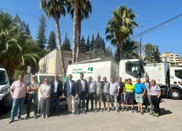 Presentación de la nueva flota municipal de vehículos para la recogida de biorresiduos en Blanca